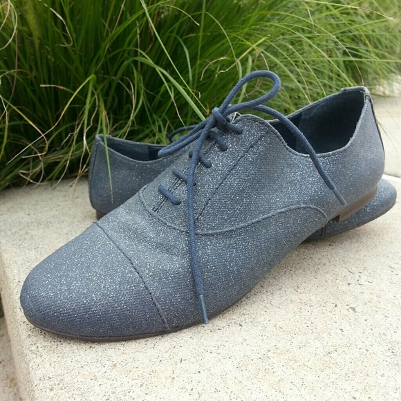 Gianni Bini Shoes - GIANNI BINI ~ Blue shimmer Oxfords